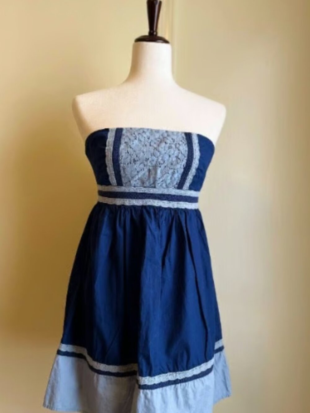 Kimchi Women's Navy Blue Strapless Lace Trim Empire Waist Sundress Mini Dress